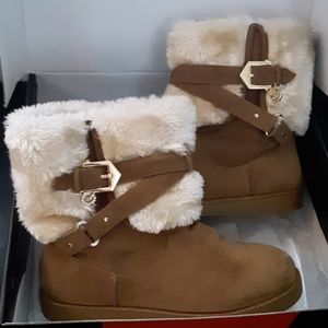Guess boots